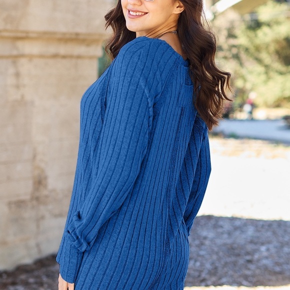 Textured Haven Casual Ribbed Sweater - Picture 2 of 4